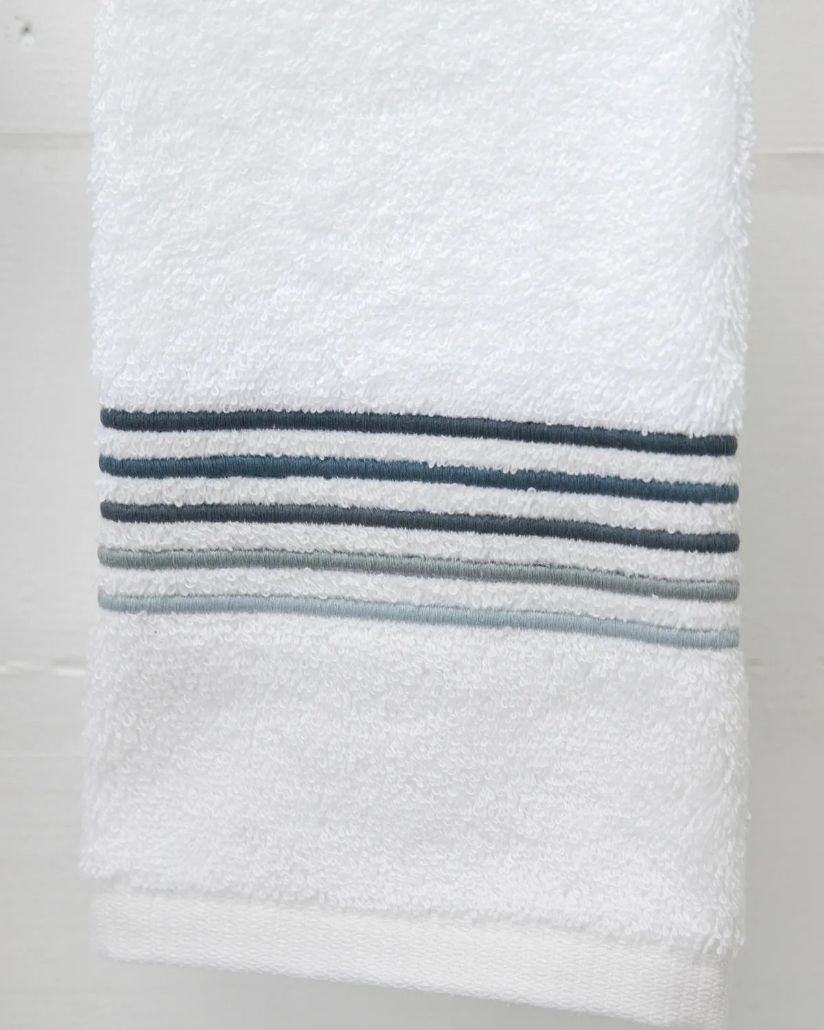 5-Line Embroidered Guest Towels