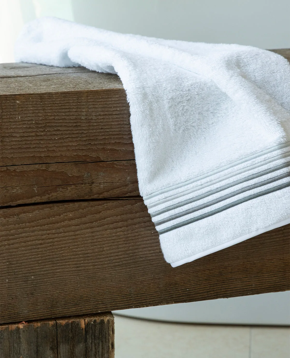5-Line Embroidered Guest Towels