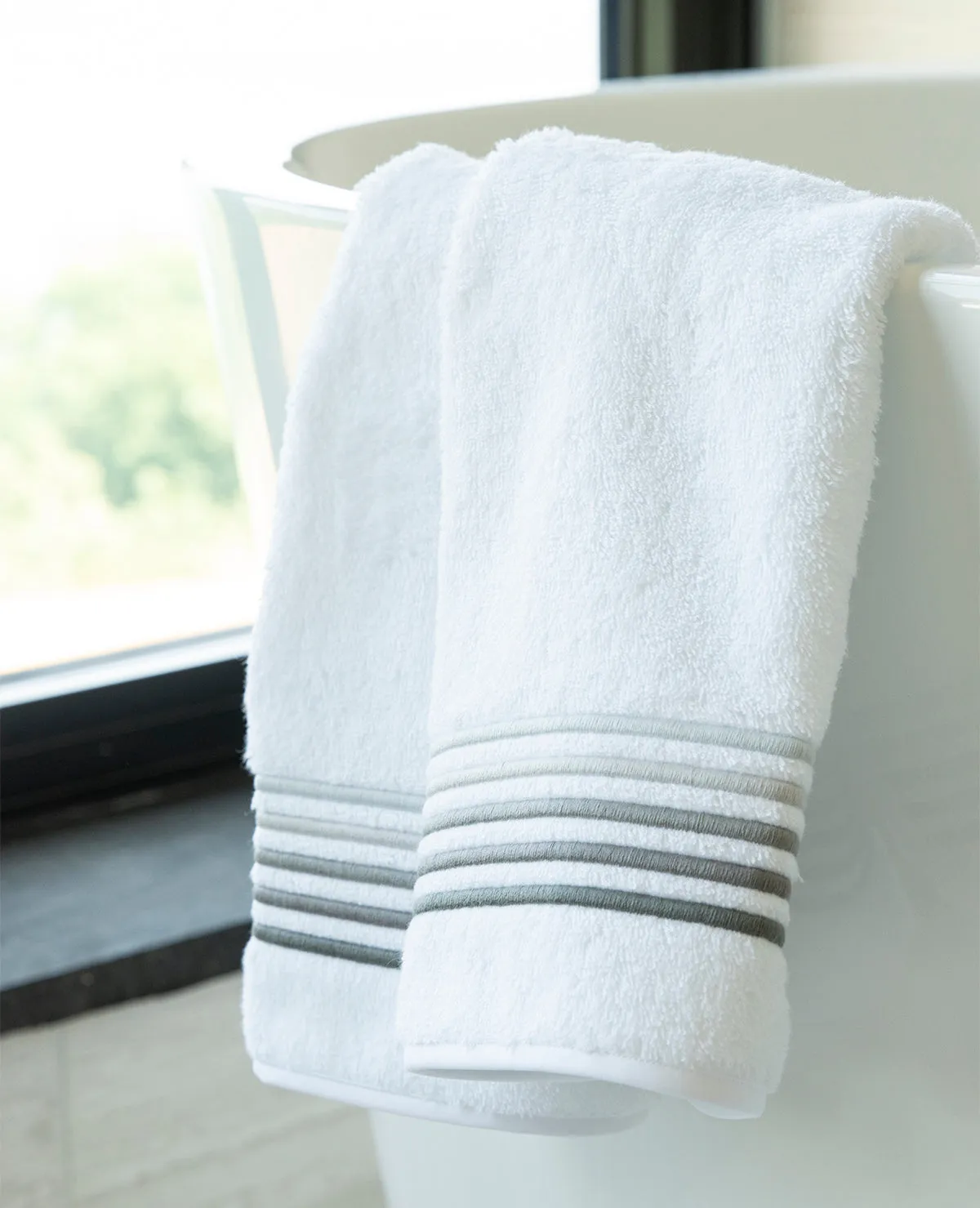 5-Line Embroidered Guest Towels