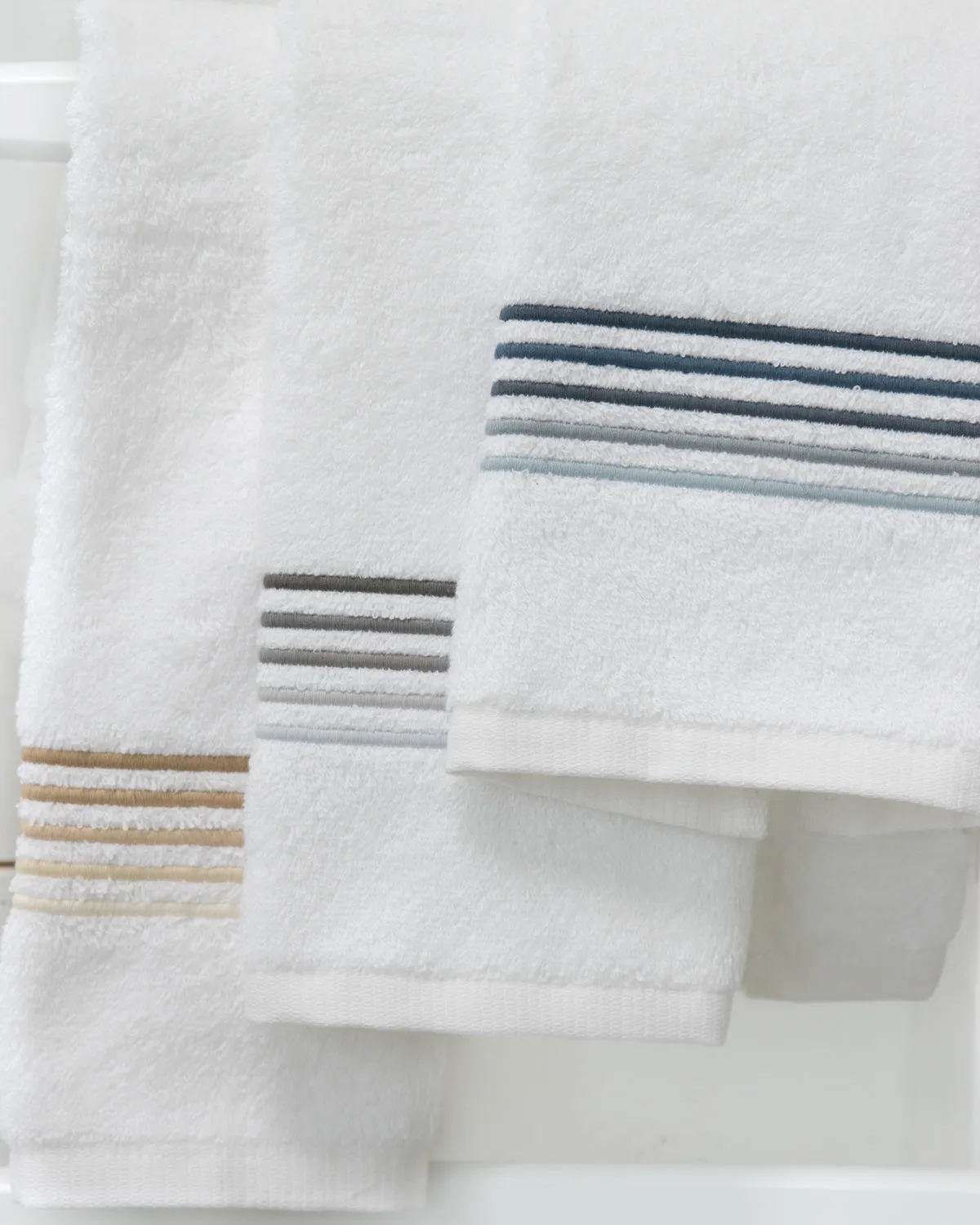 5-Line Embroidered Guest Towels