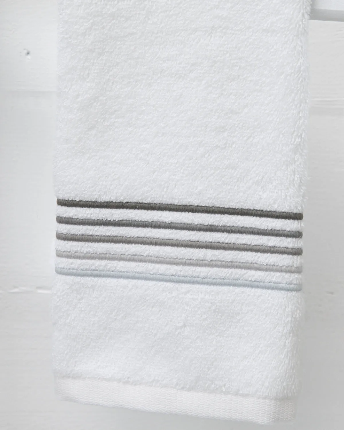 5-Line Embroidered Guest Towels
