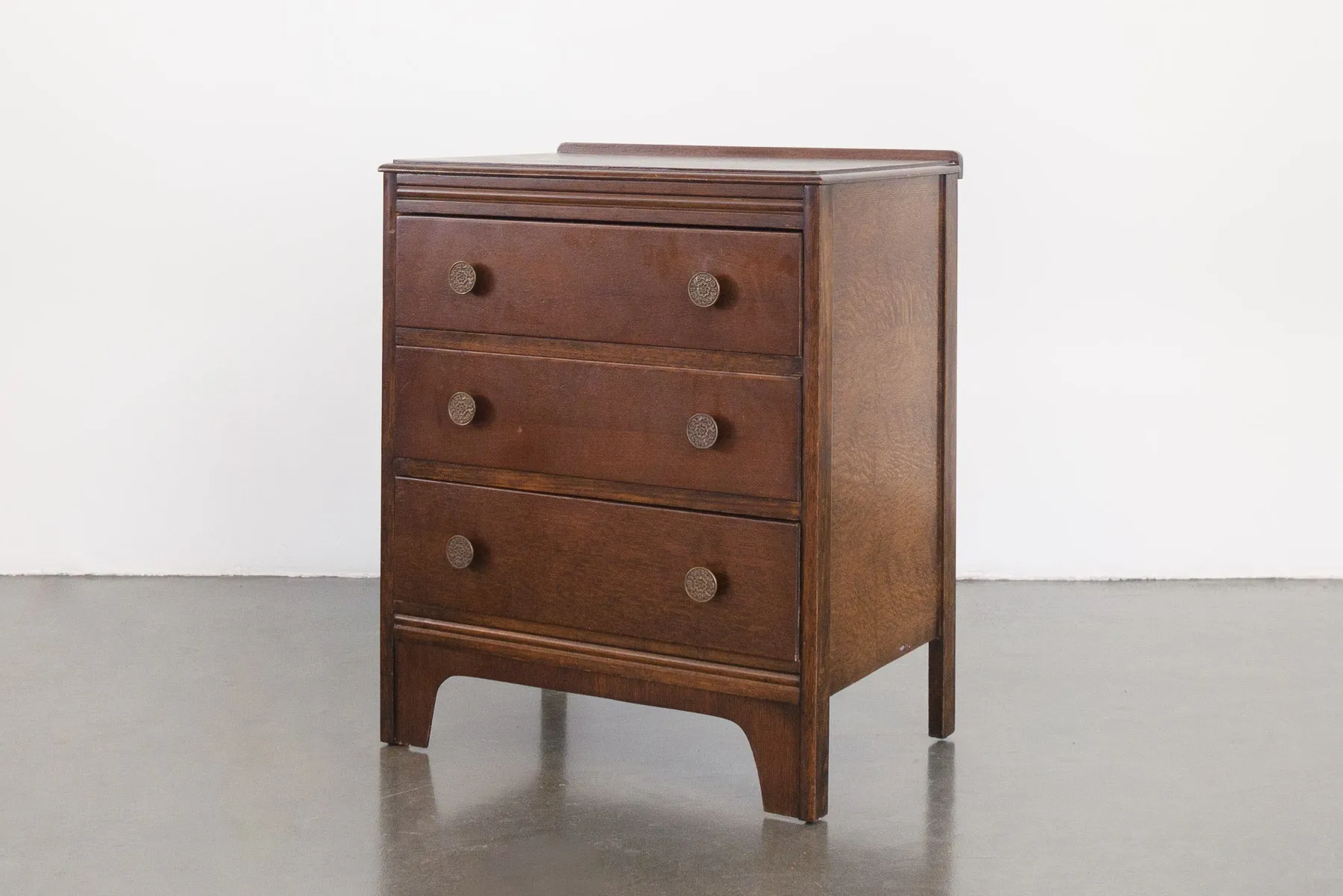 Compact Deco Dresser