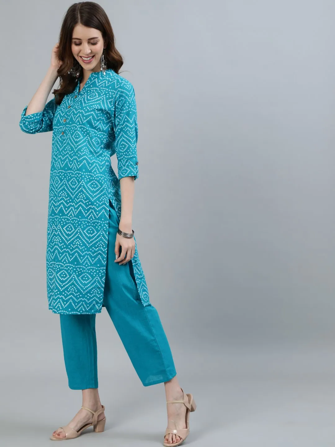 Ishin Women's Blue Bandhani Printed Straight Kurta With Trouser